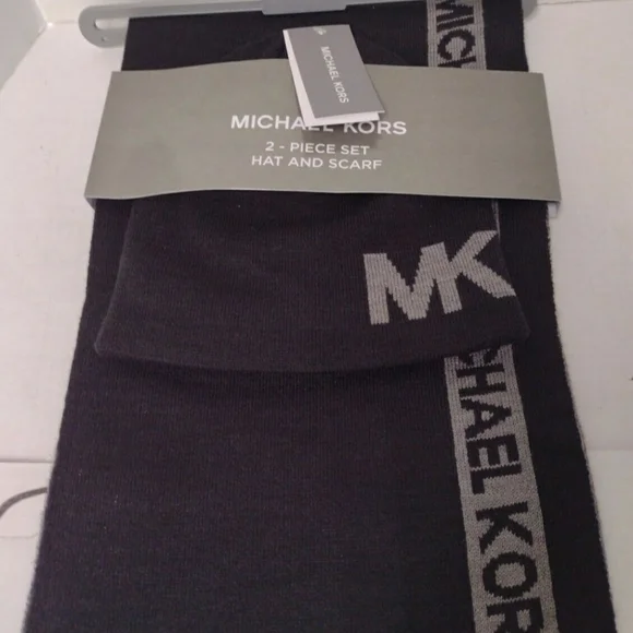 Michael Kors Accessories Michael Kors Men Reversible Scarf And